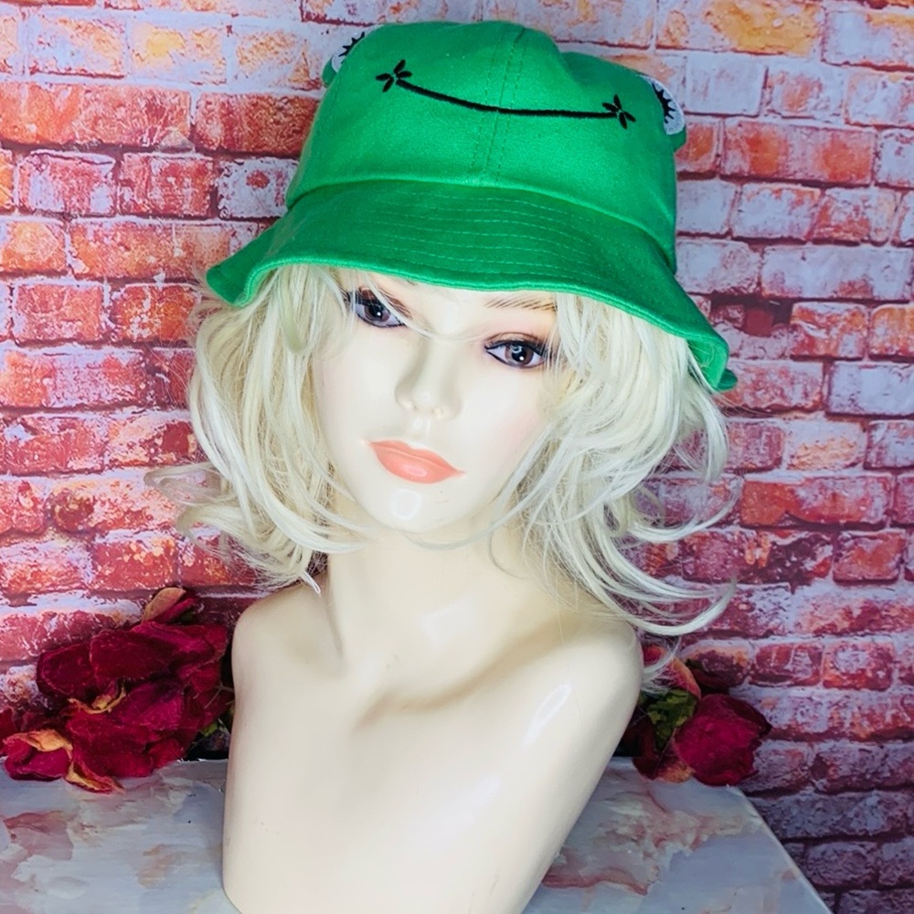 Green Canvas Frog Bucket Beach Hat